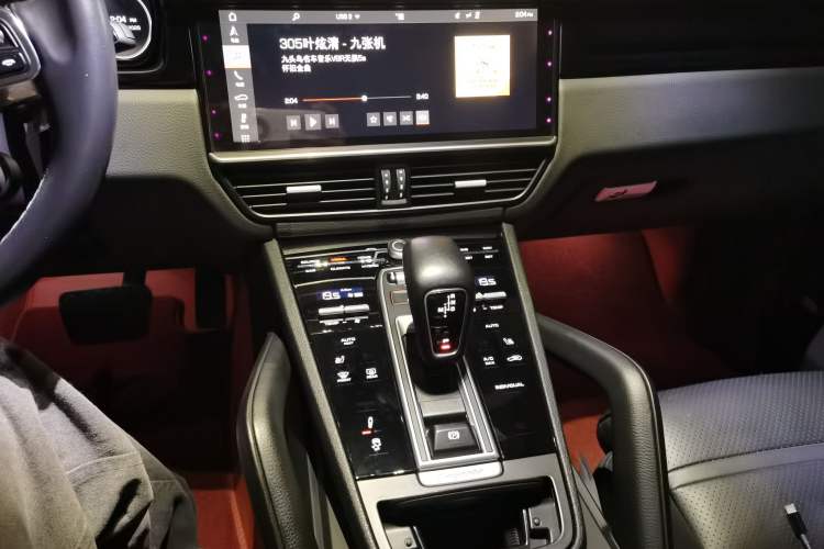 Used Porsche Cayenne E-Hybrid 2019 Cayenne E-Hybrid 2.0T Audio And AC Panel