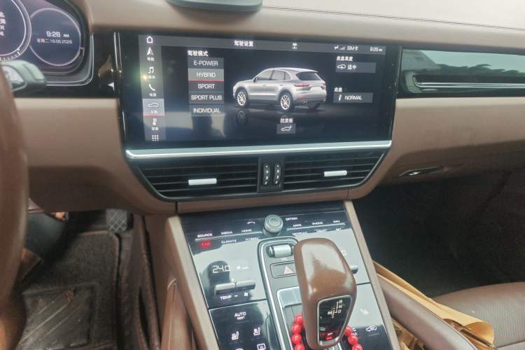 Used Porsche Cayenne E-Hybrid 2019 Cayenne E-Hybrid 2.0T Audio And AC Panel