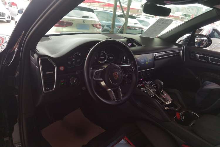 Used Porsche Cayenne E-Hybrid 2019 Cayenne E-Hybrid 2.0T Center Console