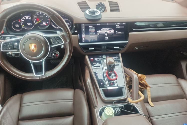 Used Porsche Cayenne E-Hybrid 2019 Cayenne E-Hybrid 2.0T Center Console