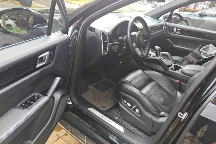 Used Porsche Cayenne E-Hybrid 2019 Cayenne E-Hybrid 2.0T Driver Seat