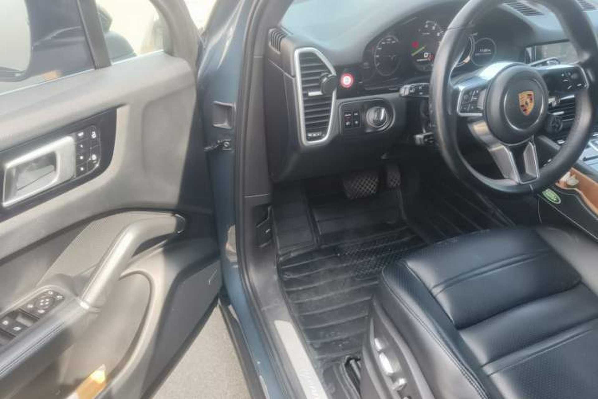 Used Porsche Cayenne E-Hybrid 2019 Cayenne E-Hybrid 2.0T Driver Seat