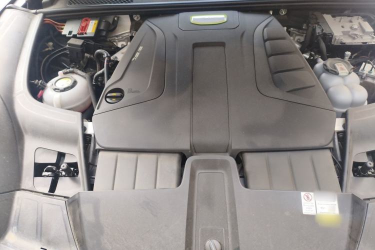 Used Porsche Cayenne E-Hybrid 2019 Cayenne E-Hybrid 2.0T Engine Bay
