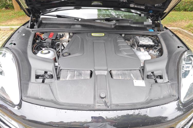 Used Porsche Cayenne E-Hybrid 2019 Cayenne E-Hybrid 2.0T Engine Bay