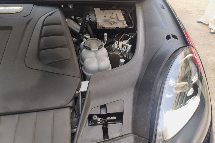 Used Porsche Cayenne E-Hybrid 2019 Cayenne E-Hybrid 2.0T Engine Bay Left
