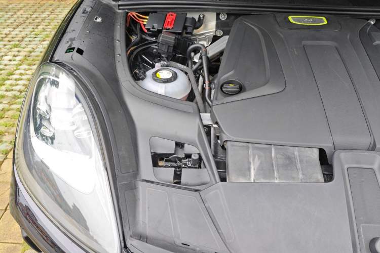 Used Porsche Cayenne E-Hybrid 2019 Cayenne E-Hybrid 2.0T Engine Bay Right