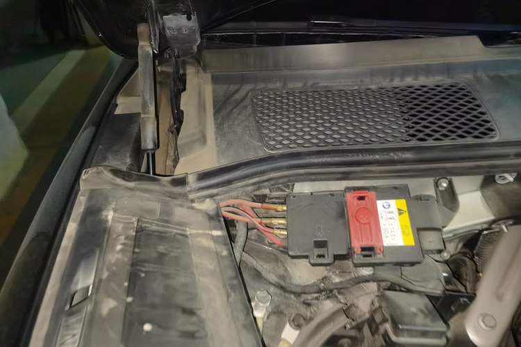 Used Porsche Cayenne E-Hybrid 2019 Cayenne E-Hybrid 2.0T Engine Bay Right
