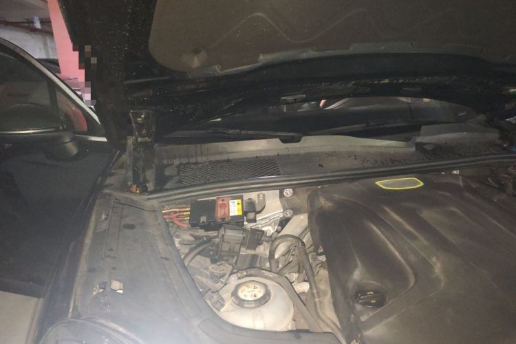 Used Porsche Cayenne E-Hybrid 2019 Cayenne E-Hybrid 2.0T Engine Bay Right