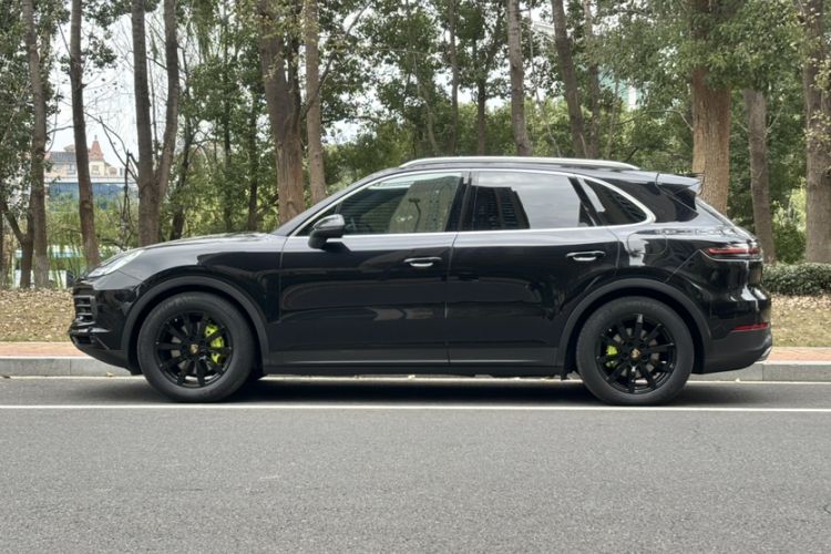Used Porsche Cayenne E-Hybrid 2019 Cayenne E-Hybrid 2.0T Exterior 2
