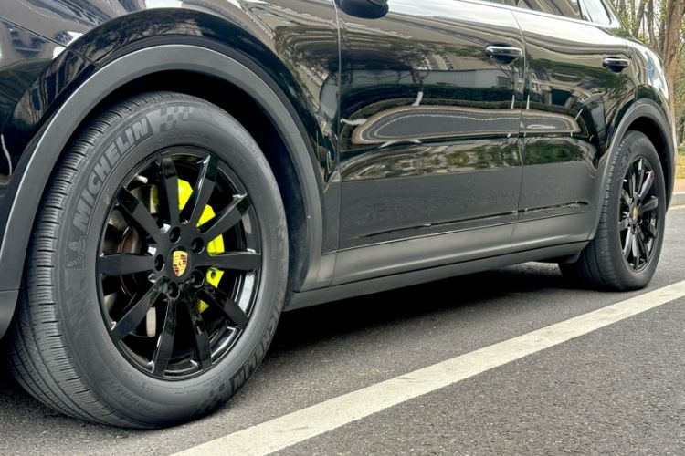 Used Porsche Cayenne E-Hybrid 2019 Cayenne E-Hybrid 2.0T Exterior 5