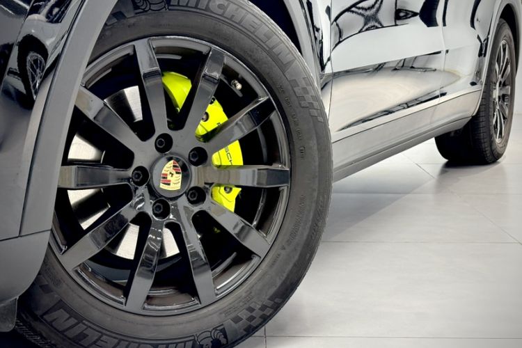 Used Porsche Cayenne E-Hybrid 2019 Cayenne E-Hybrid 2.0T Exterior 5