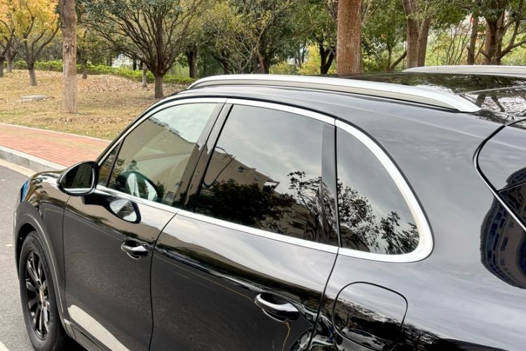 Used Porsche Cayenne E-Hybrid 2019 Cayenne E-Hybrid 2.0T Exterior 6