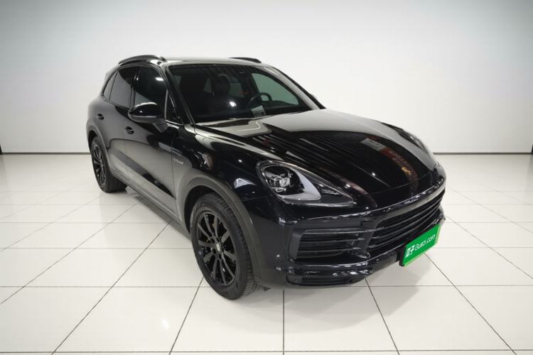 Used Porsche Cayenne E-Hybrid 2019 Cayenne E-Hybrid 2.0T Front Right 45 Deg