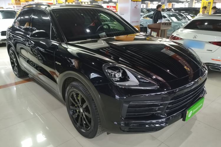 Used Porsche Cayenne E-Hybrid 2019 Cayenne E-Hybrid 2.0T Front Right 45 Deg