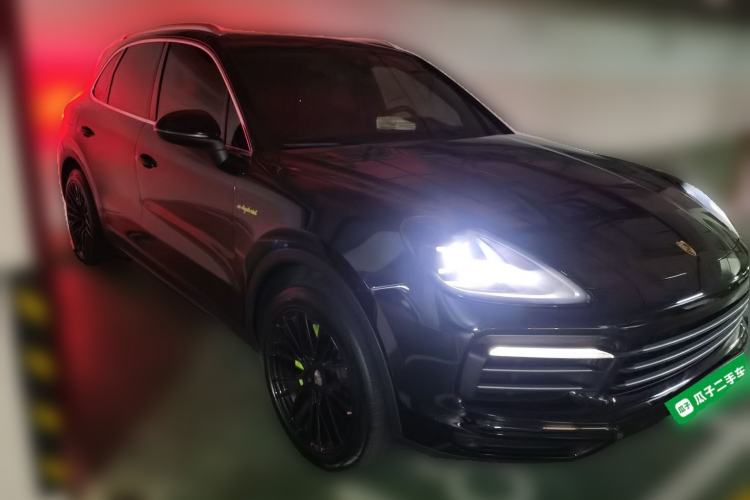Used Porsche Cayenne E-Hybrid 2019 Cayenne E-Hybrid 2.0T Front Right 45 Deg