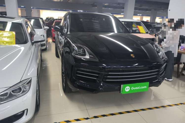 Used Porsche Cayenne E-Hybrid 2019 Cayenne E-Hybrid 2.0T Front Right 45 Deg