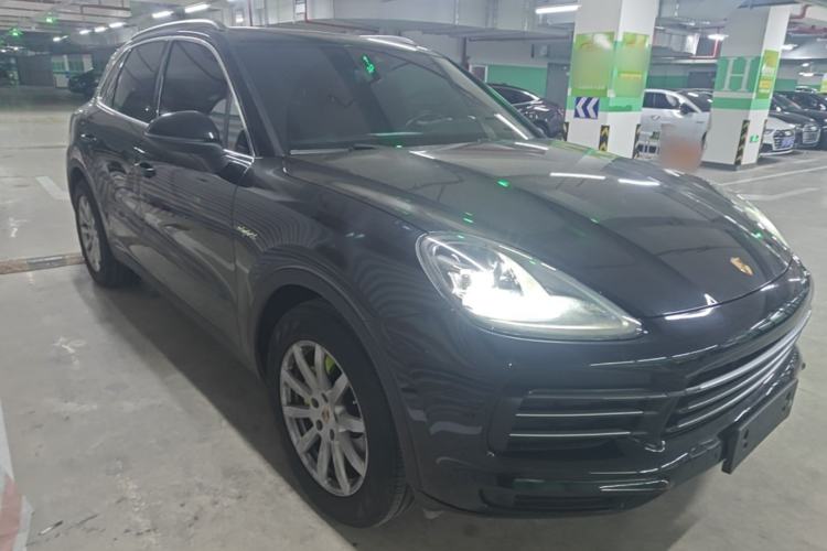 Used Porsche Cayenne E-Hybrid 2019 Cayenne E-Hybrid 2.0T Front Right 45 Deg
