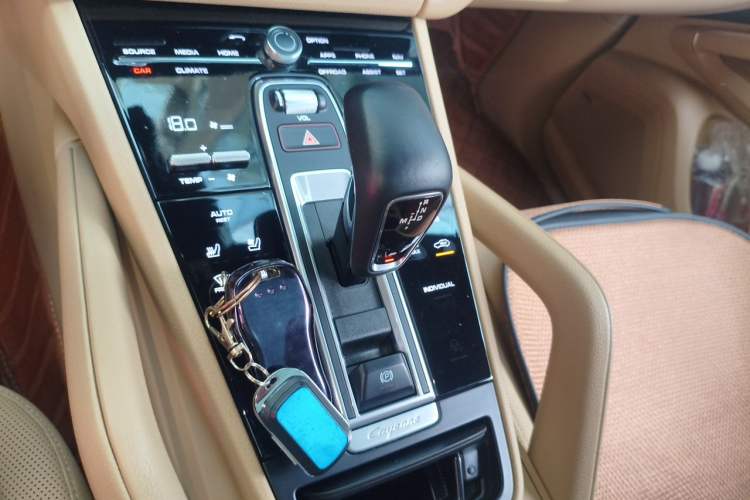 Used Porsche Cayenne E-Hybrid 2019 Cayenne E-Hybrid 2.0T Gear Lever