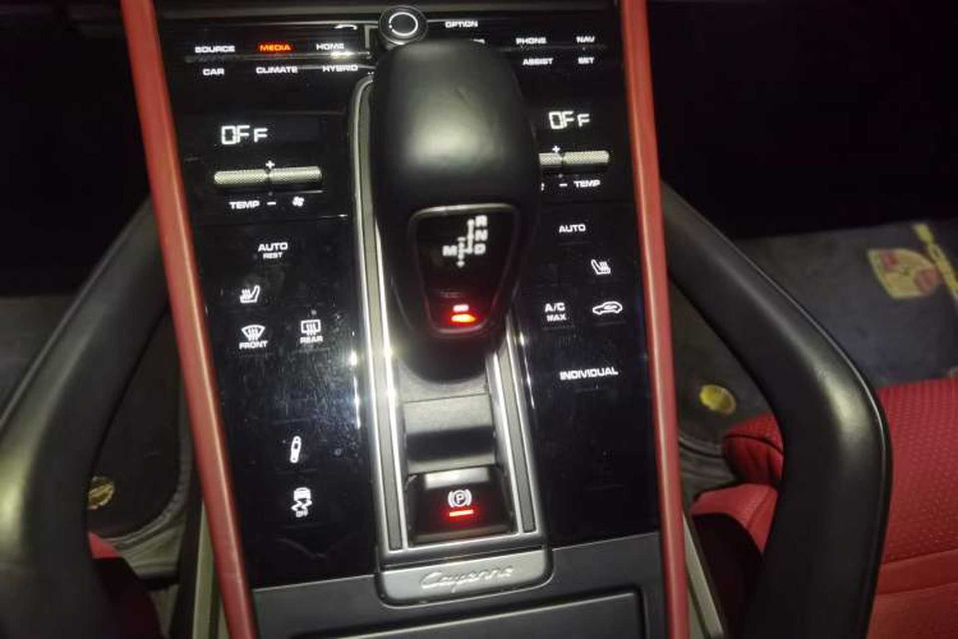 Used Porsche Cayenne E-Hybrid 2019 Cayenne E-Hybrid 2.0T Gear Lever