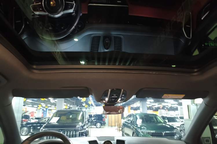 Used Porsche Cayenne E-Hybrid 2019 Cayenne E-Hybrid 2.0T Headliner