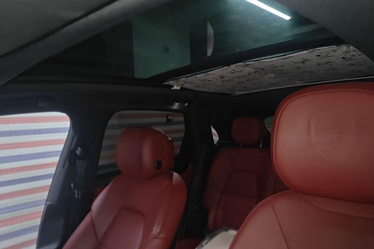 Used Porsche Cayenne E-Hybrid 2019 Cayenne E-Hybrid 2.0T Headliner