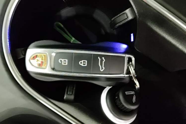 Used Porsche Cayenne E-Hybrid 2019 Cayenne E-Hybrid 2.0T Interior 1