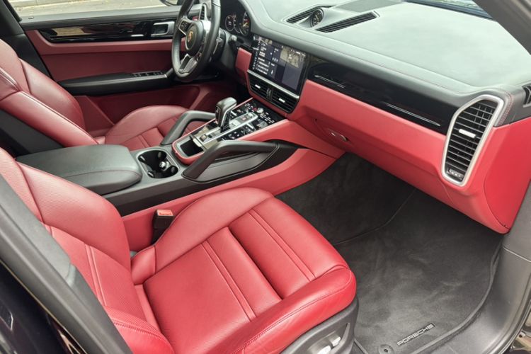 Used Porsche Cayenne E-Hybrid 2019 Cayenne E-Hybrid 2.0T Interior 1
