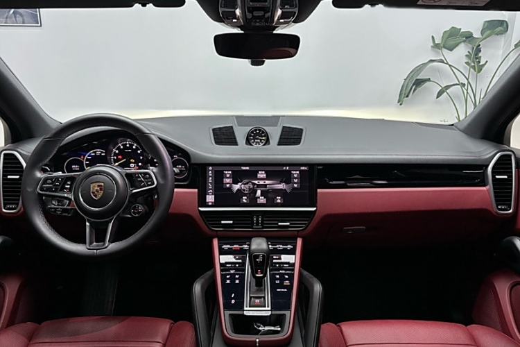 Used Porsche Cayenne E-Hybrid 2019 Cayenne E-Hybrid 2.0T Interior 1