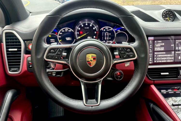 Used Porsche Cayenne E-Hybrid 2019 Cayenne E-Hybrid 2.0T Interior 3
