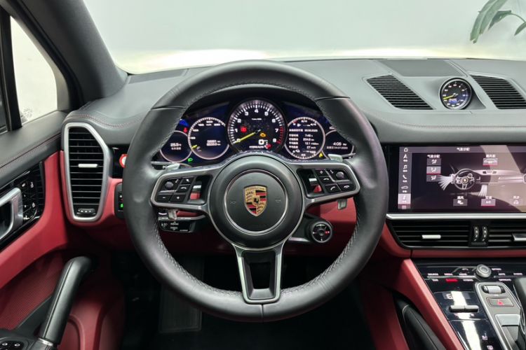 Used Porsche Cayenne E-Hybrid 2019 Cayenne E-Hybrid 2.0T Interior 3