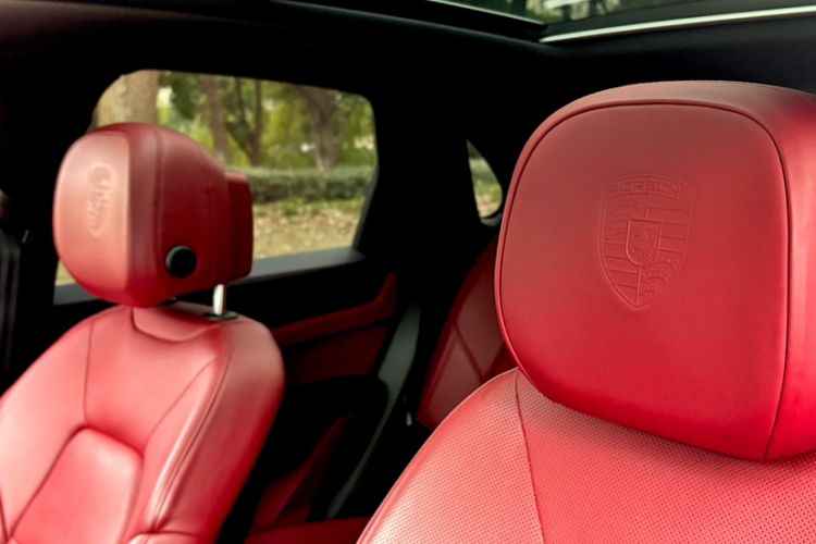 Used Porsche Cayenne E-Hybrid 2019 Cayenne E-Hybrid 2.0T Interior 8