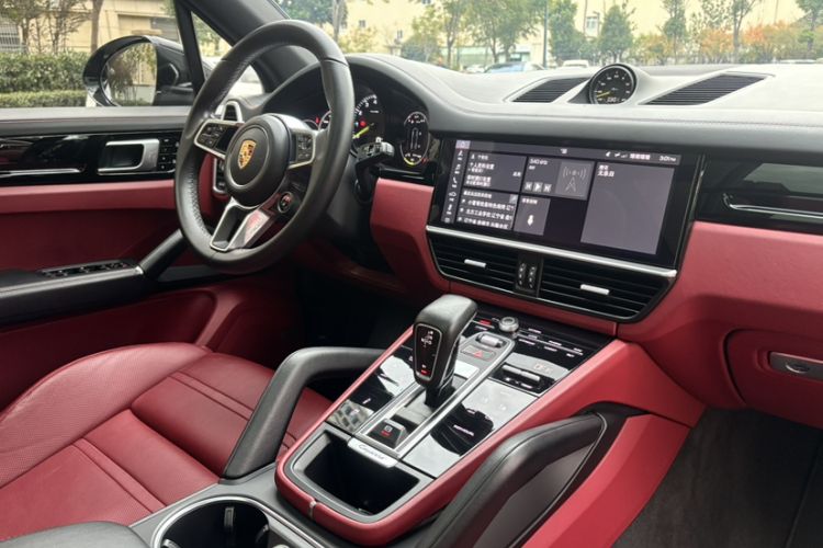 Used Porsche Cayenne E-Hybrid 2019 Cayenne E-Hybrid 2.0T Interior 9