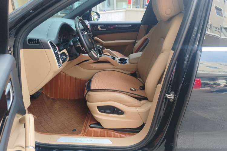 Used Porsche Cayenne E-Hybrid 2019 Cayenne E-Hybrid 2.0T Left Front Seat