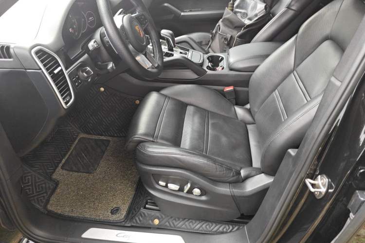 Used Porsche Cayenne E-Hybrid 2019 Cayenne E-Hybrid 2.0T Left Front Seat