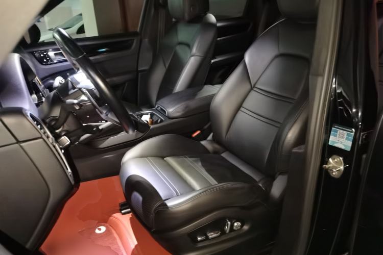 Used Porsche Cayenne E-Hybrid 2019 Cayenne E-Hybrid 2.0T Left Front Seat