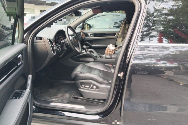 Used Porsche Cayenne E-Hybrid 2019 Cayenne E-Hybrid 2.0T Left Front Seat