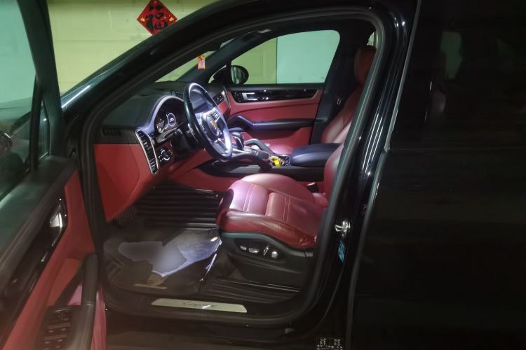Used Porsche Cayenne E-Hybrid 2019 Cayenne E-Hybrid 2.0T Left Front Seat