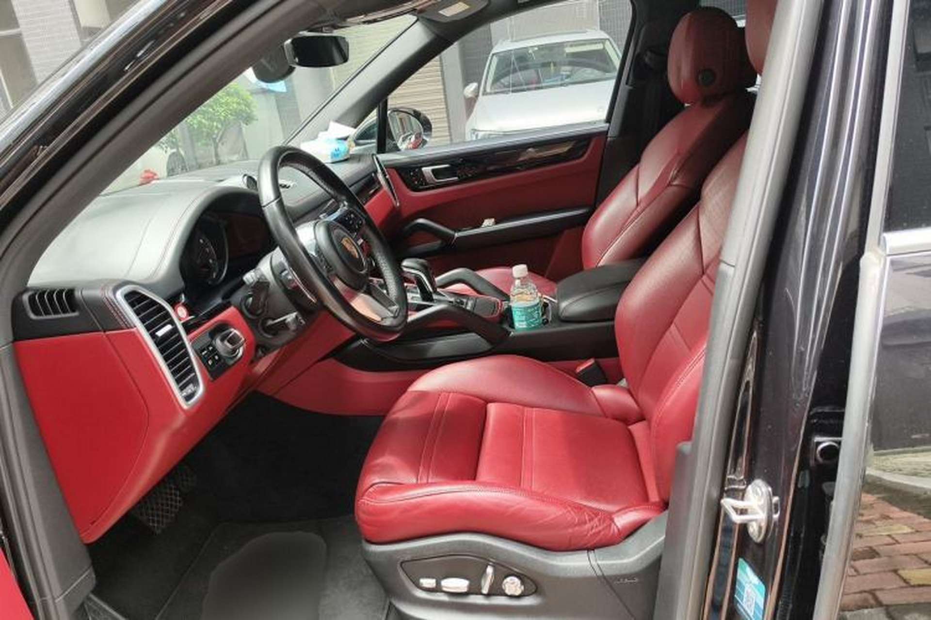 Used Porsche Cayenne E-Hybrid 2019 Cayenne E-Hybrid 2.0T Left Front Seat