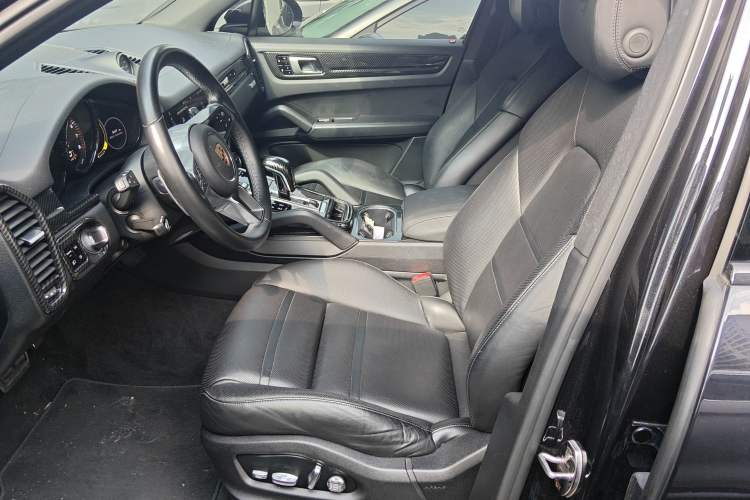 Used Porsche Cayenne E-Hybrid 2019 Cayenne E-Hybrid 2.0T Left Front Seat
