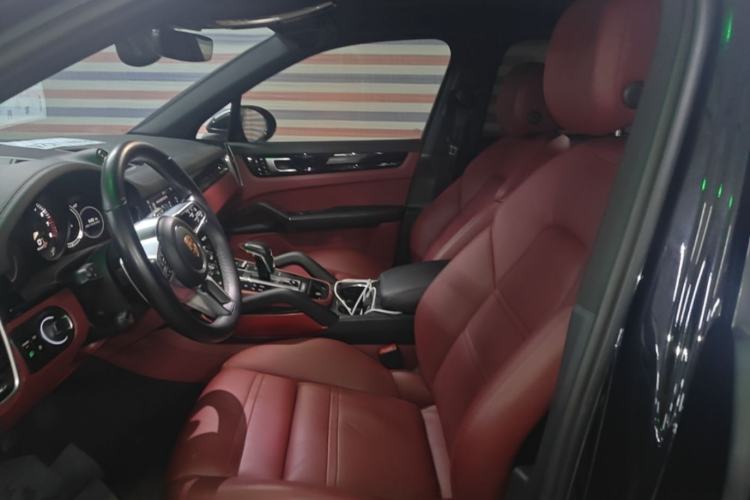 Used Porsche Cayenne E-Hybrid 2019 Cayenne E-Hybrid 2.0T Left Front Seat