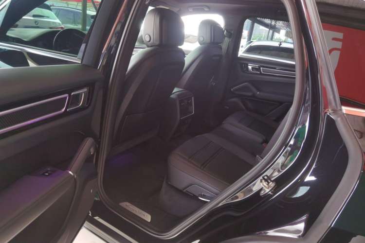 Used Porsche Cayenne E-Hybrid 2019 Cayenne E-Hybrid 2.0T Left Rear Seat