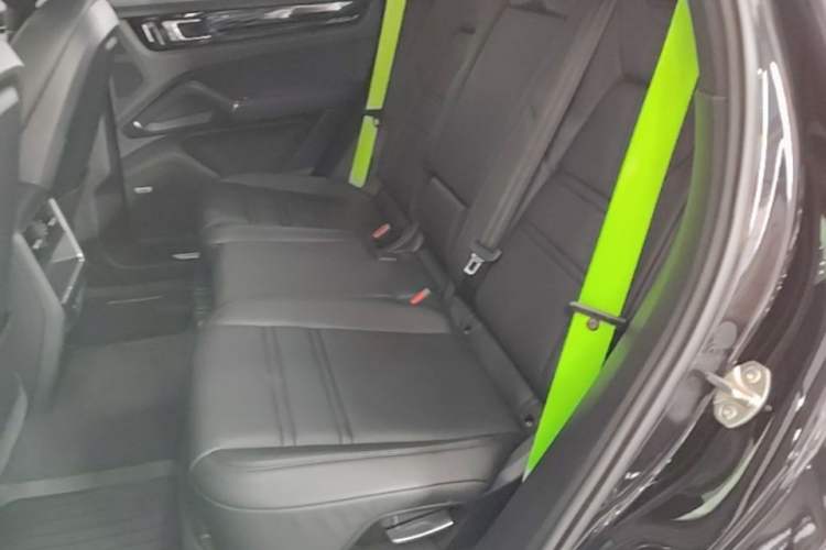 Used Porsche Cayenne E-Hybrid 2019 Cayenne E-Hybrid 2.0T Left Rear Seat