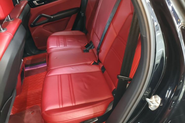 Used Porsche Cayenne E-Hybrid 2019 Cayenne E-Hybrid 2.0T Left Rear Seat