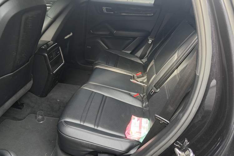 Used Porsche Cayenne E-Hybrid 2019 Cayenne E-Hybrid 2.0T Left Rear Seat