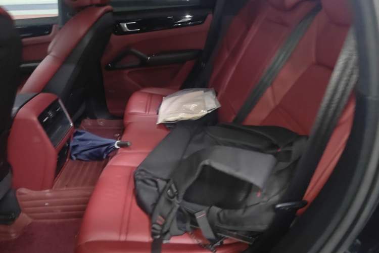 Used Porsche Cayenne E-Hybrid 2019 Cayenne E-Hybrid 2.0T Left Rear Seat