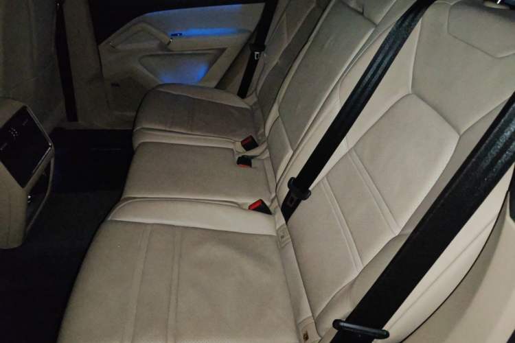 Used Porsche Cayenne E-Hybrid  Left Rear Seat
