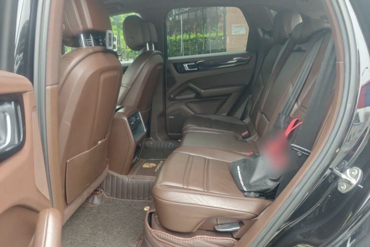 Used Porsche Cayenne E-Hybrid 2019 Cayenne E-Hybrid 2.0T Left Rear Seat