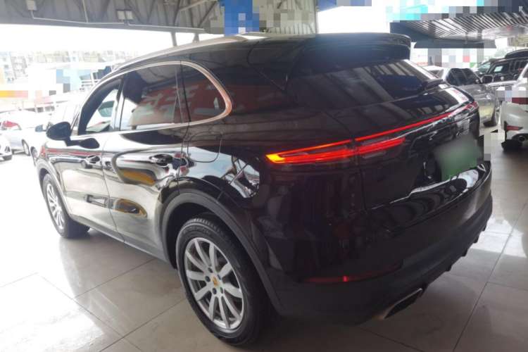 Used Porsche Cayenne E-Hybrid 2019 Cayenne E-Hybrid 2.0T Left Side