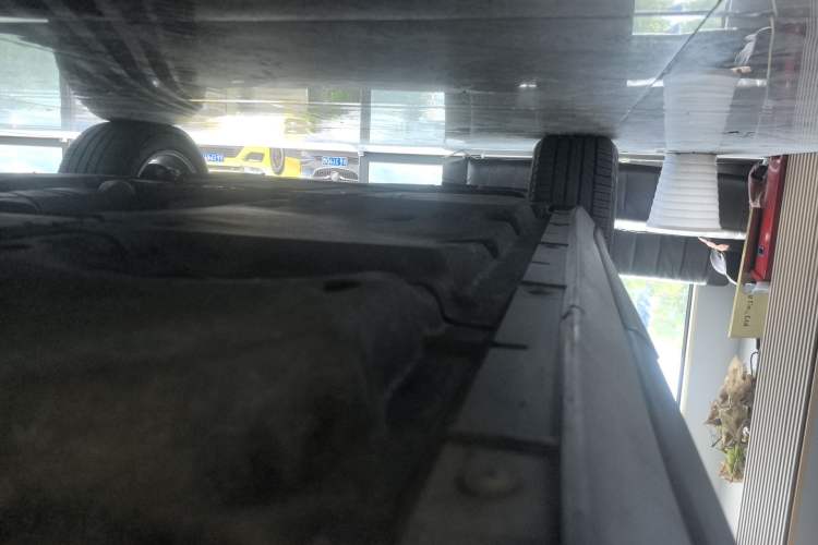 Used Porsche Cayenne E-Hybrid 2019 Cayenne E-Hybrid 2.0T Left Side Sill