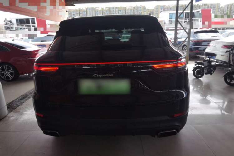 Used Porsche Cayenne E-Hybrid 2019 Cayenne E-Hybrid 2.0T Rear